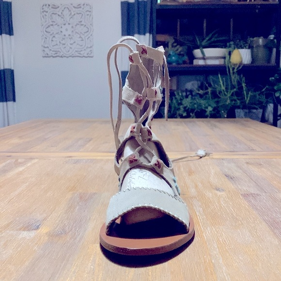 Musse & Cloud Hanne Women’s Taupe Suede Zip Gladiator Embroidered Sandals - Picture 6 of 16